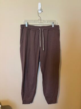 Vuori Performance Joggers – Brown – Size Large – EUC